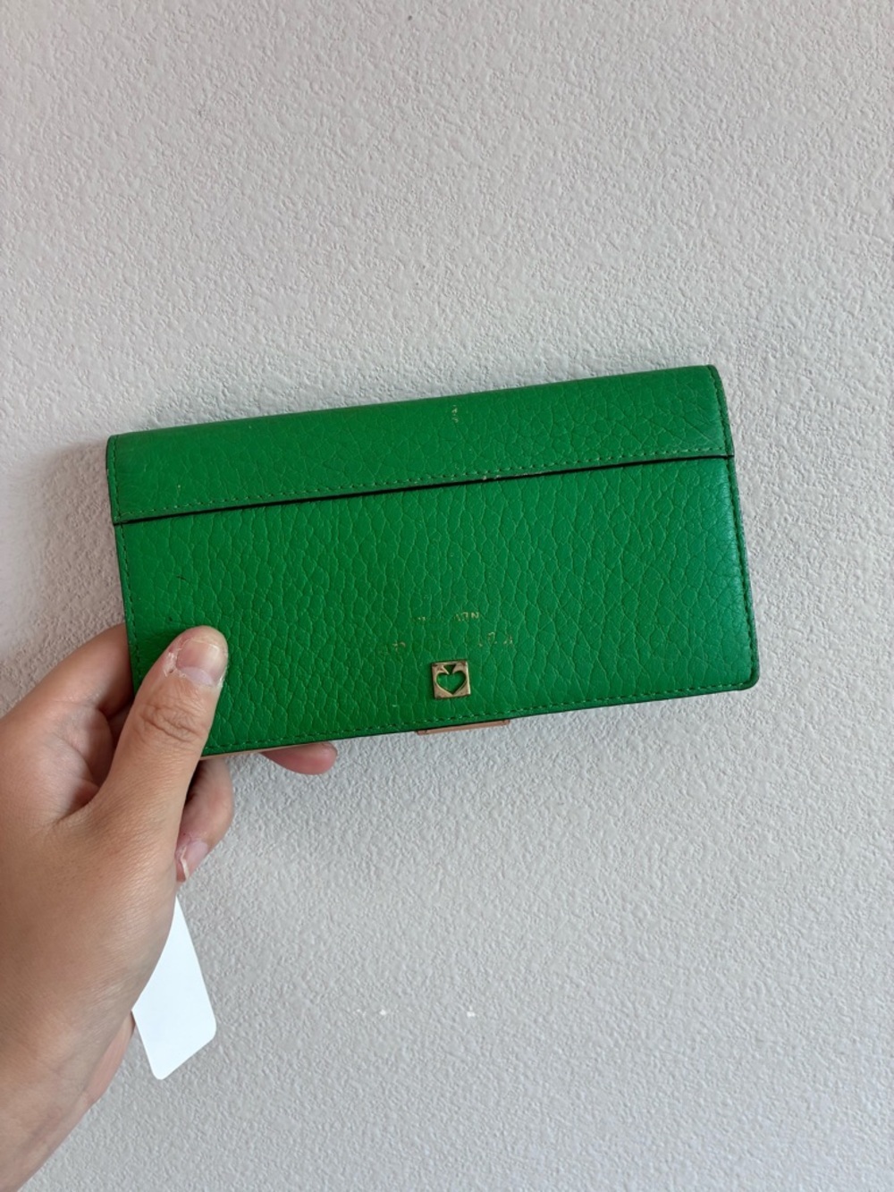 kate spade Emerald Green Pebbled Leather Wallet with Gold Heart